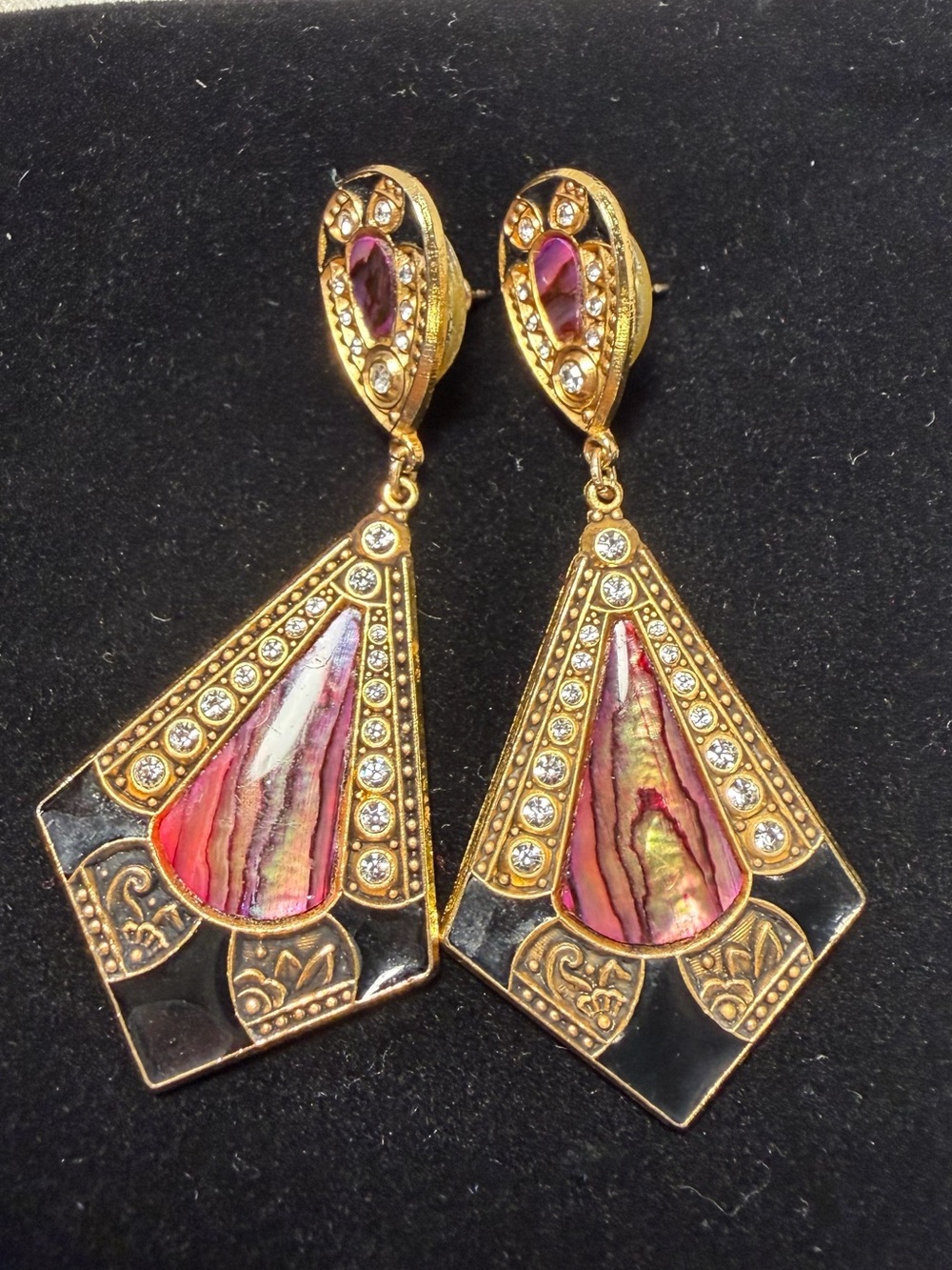Nuri – Signed Designer Gold Geometric Earrings – Sculptural Matte Finish – Moder